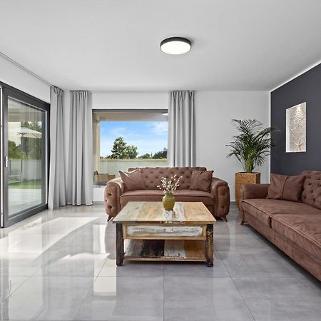 Special Offer! New Luxury Apartment With Pool, Fitness, Outdoor Bar&Grill Буйе Экстерьер фото